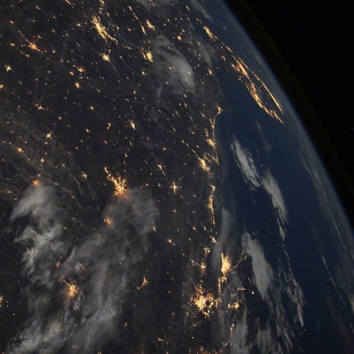 太空上拍攝的地球夜景