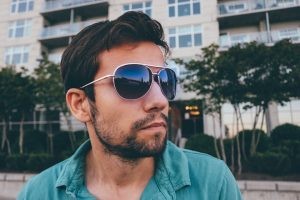 man-909078_960_720