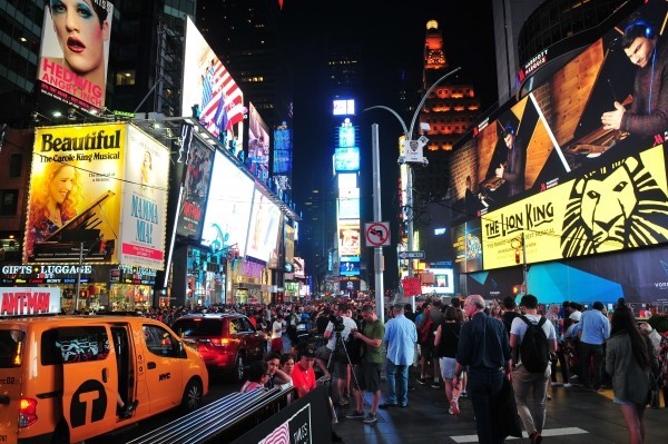 view-of-times-square-at-night
