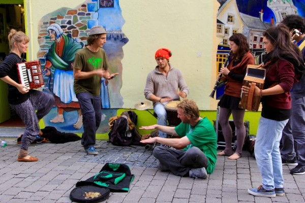 euro-band-band-musicians-street-musicians-european