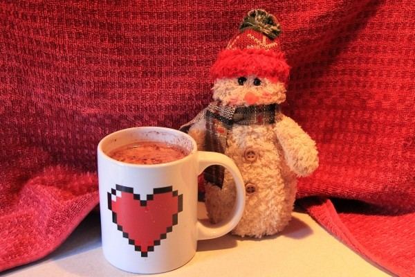 christmas-hot-chocolate-snowman-toy-mug-hear