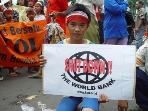 印尼反對世界銀行的抗爭者，亞投行會遇到一樣的問題嗎？ 圖片來源：wiki