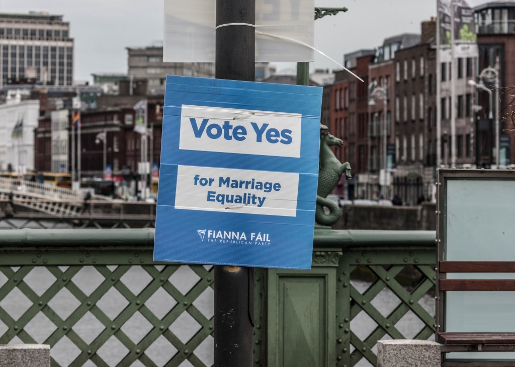 Poster_Campaign_For_The_Thirty-fourth_Amendment_of_the_Constitution_(Marriage_Equality)_Bill_2015-_REF-103872_(17185292449)