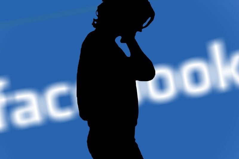 臉書7日坦言軟體出包，導致用戶在5月18至27日期間發布的私人貼文，可能被設定為公開。（圖取自Pixabay圖庫）