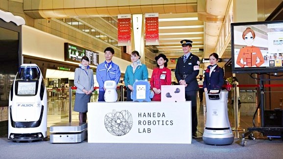 迎接東京奧運，日本機場引進七款機器人迎賓。（圖／翻攝自網路）