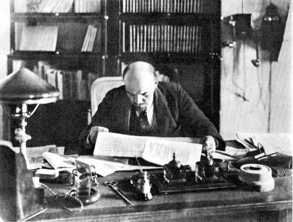 Lenin-office-1918