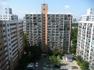  韓國首爾市江南區的租賃住宅，由韓國土地住宅公社 (LH) 興建，提供給最低收入級距的居民。（圖片來源：社會住宅推動聯盟）