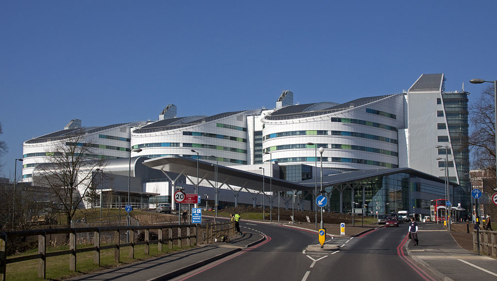 Queen_Elizabeth_Hospital_Birmingham,_Edgbaston,_Birmingham,_England-7March2011
