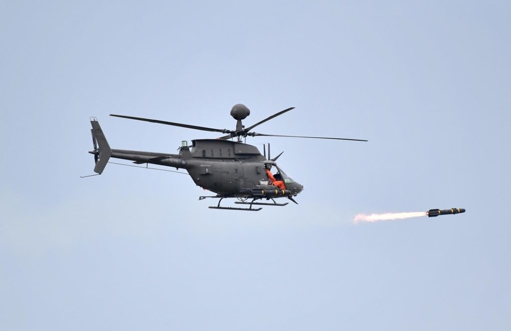 一架陸軍OH-58D戰搜直升機16日執行漢光演習操演後， 在新竹基地內重落地、起火，造成兩名官兵殉職。