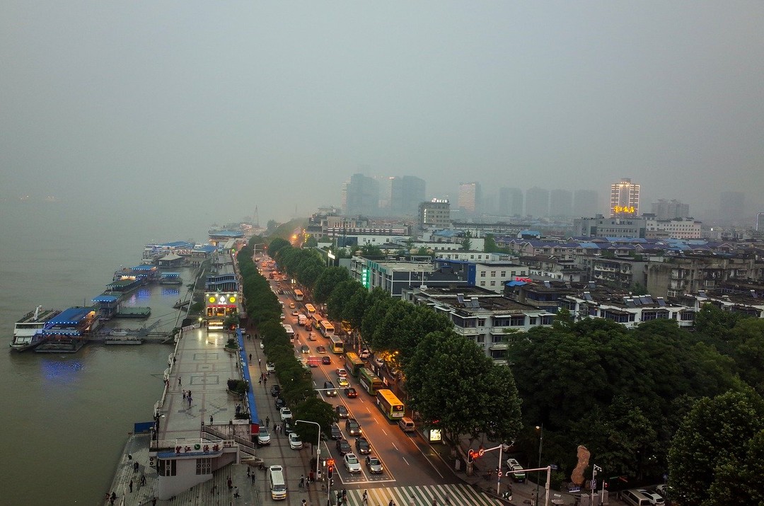 武漢市發布緊急通知，要求市內各區在 10 天內進行普篩。
