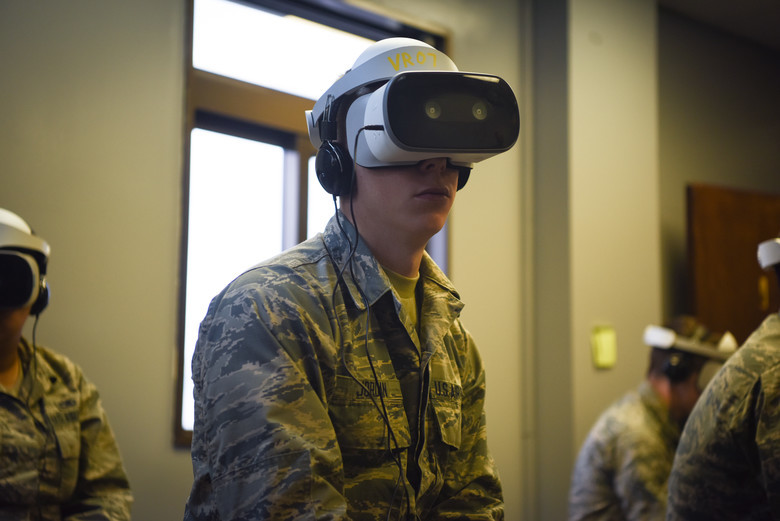 虛擬實境技術也能夠用來醫治士兵的創傷症候群。