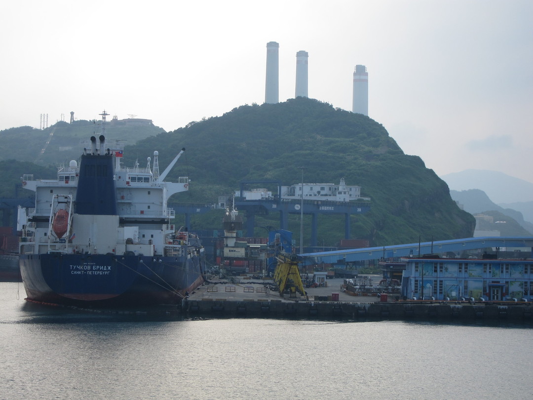 中國盜採砂石船被海巡隊羈押，圖為馬祖港口。